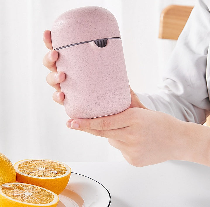 Portable Juicer – Wheat Straw Citrus Squeezer for Oranges & Lemons