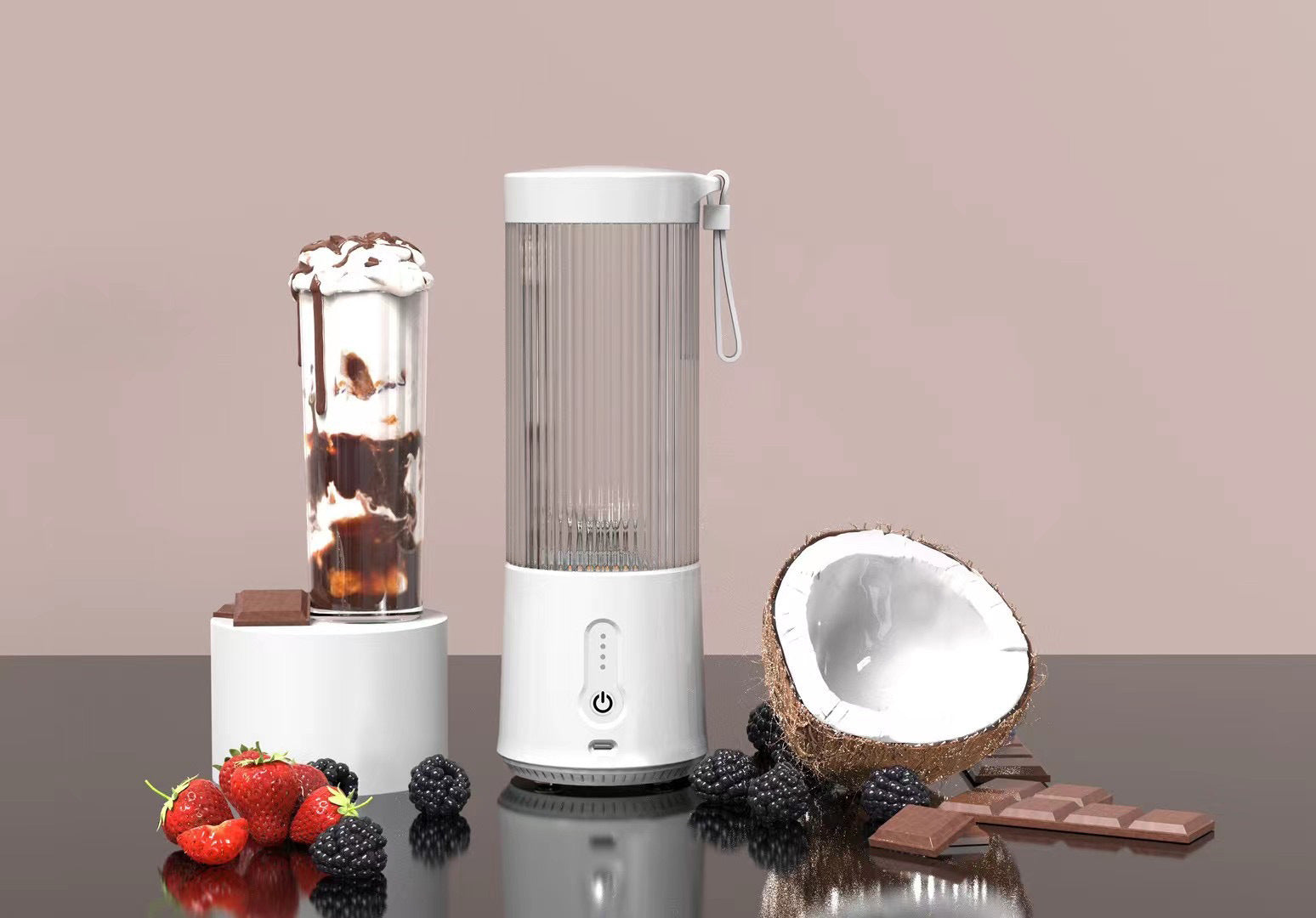 Mini electric fruit juicer – small portable juicing cup & blender for smoothies and shakes
