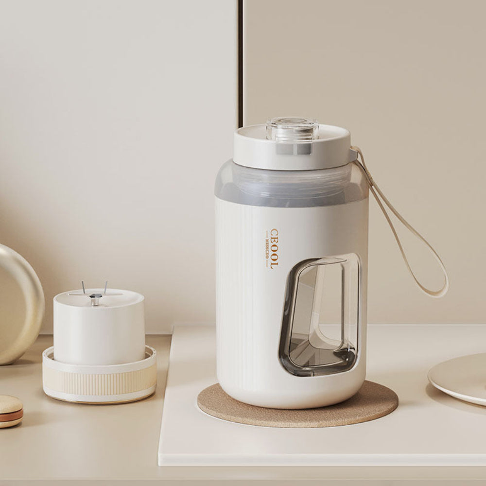 Small portable electric juicer cup – automatic ice-crushing blender for home & travel