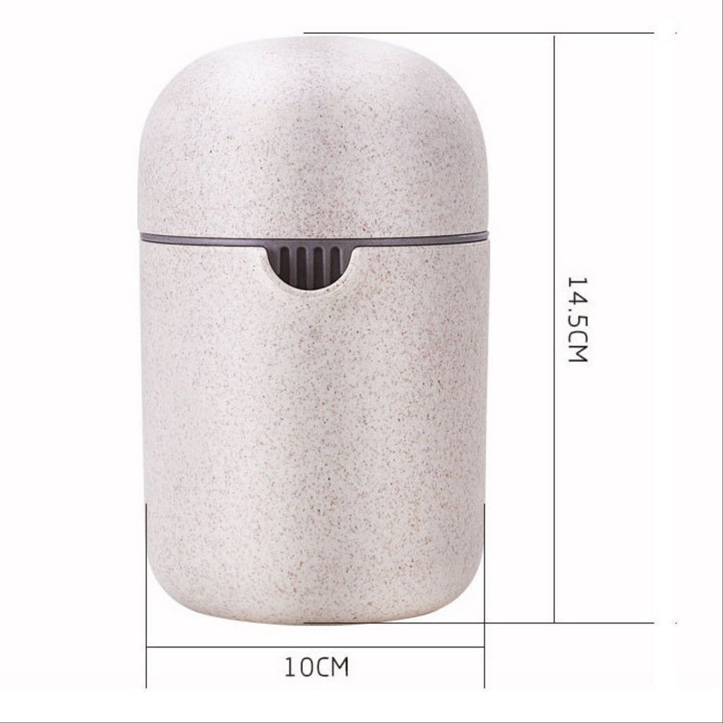 Portable wheat straw citrus juicer for oranges and lemons